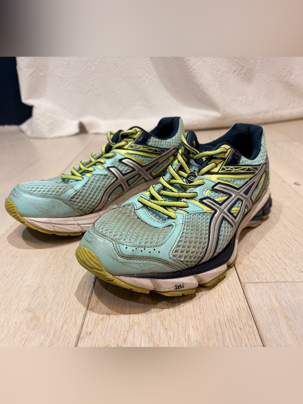 ASICS Women's GT-1000 Running Sneaker Women’s size 8.5/Mens size 7